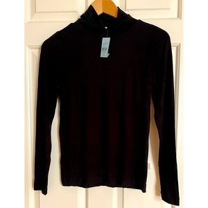 Loft soft turtleneck log sleeves perfect for layering. Fall / winter